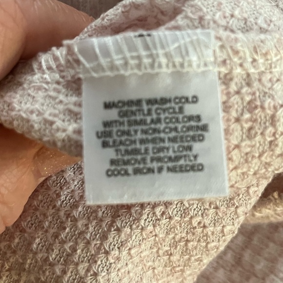 NWT Soft Pink Turtleneck w/3 Button Collar - Picture 5 of 7